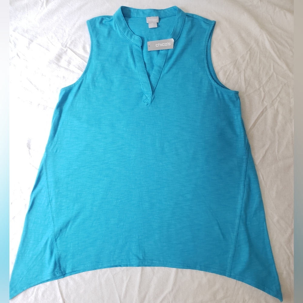 NWT Sleeveless handkerchief hem top